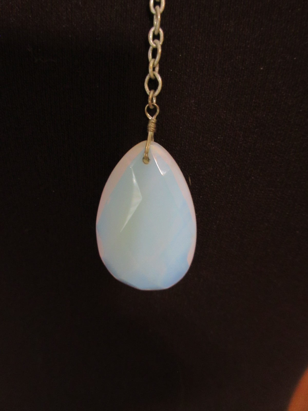 Faceted Opalite Glass 1.75″ Tear Drop on Silver Tone 21″ Long Chain , Excellent!