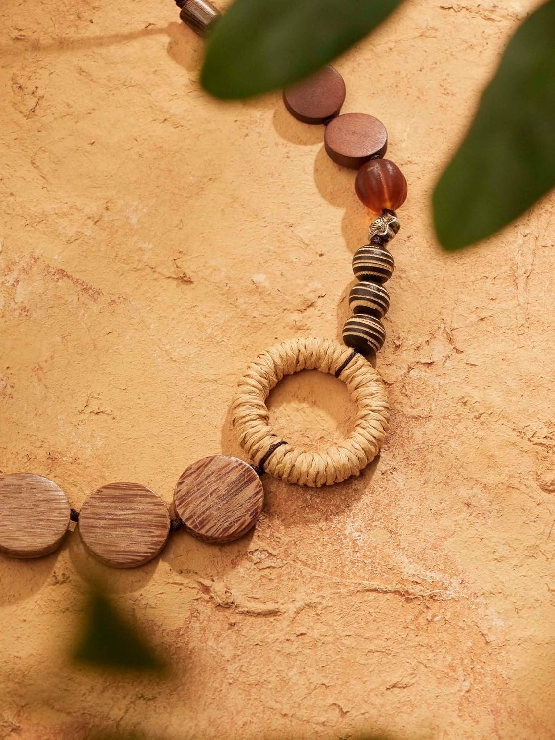 Nature-Inspired Vintage Necklace – Handcrafted Wooden Beads for Unique Style