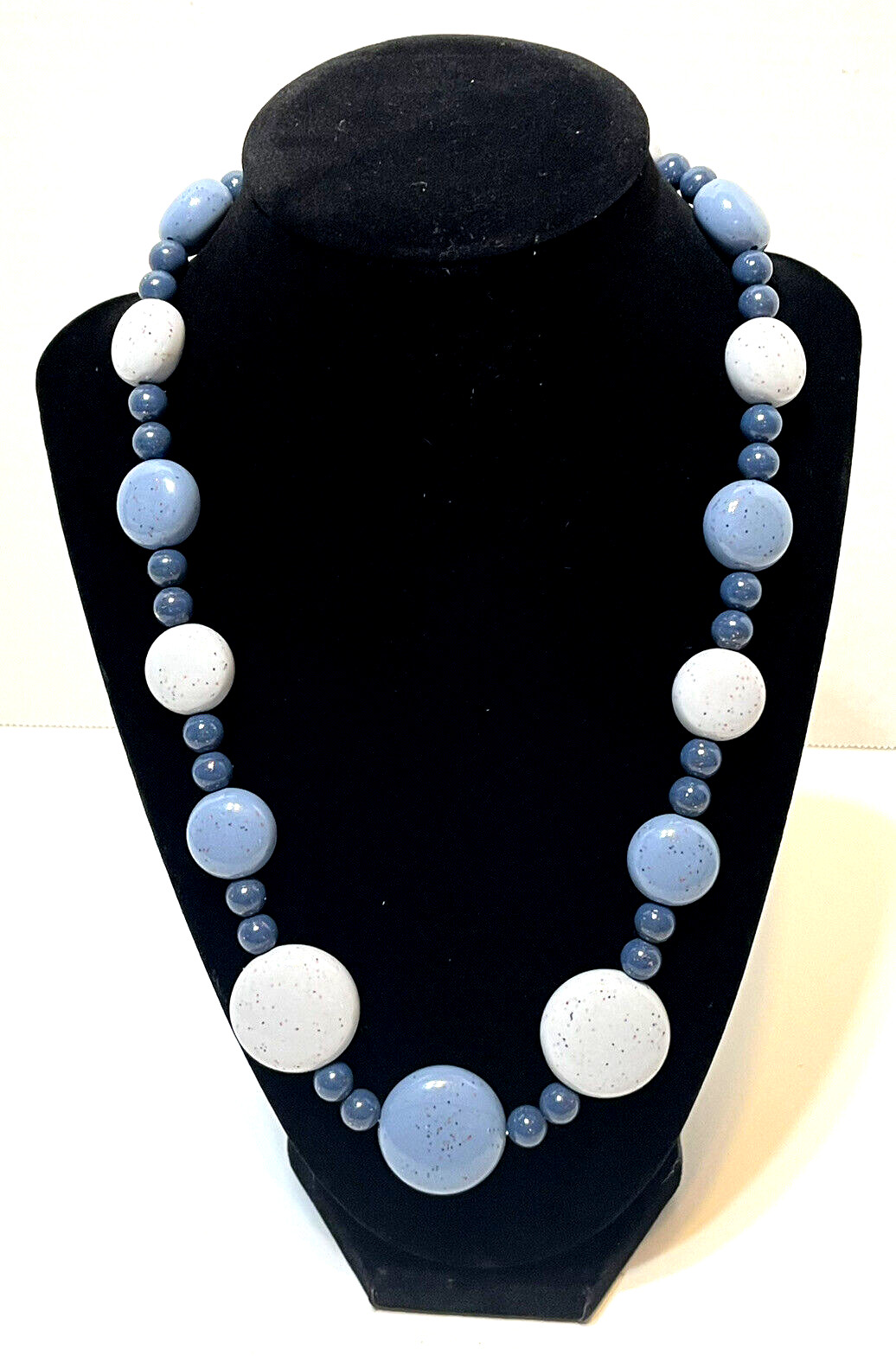 Womens Beaded Choker Necklace Speckled Plastic Beads 10 in Screw Clasp