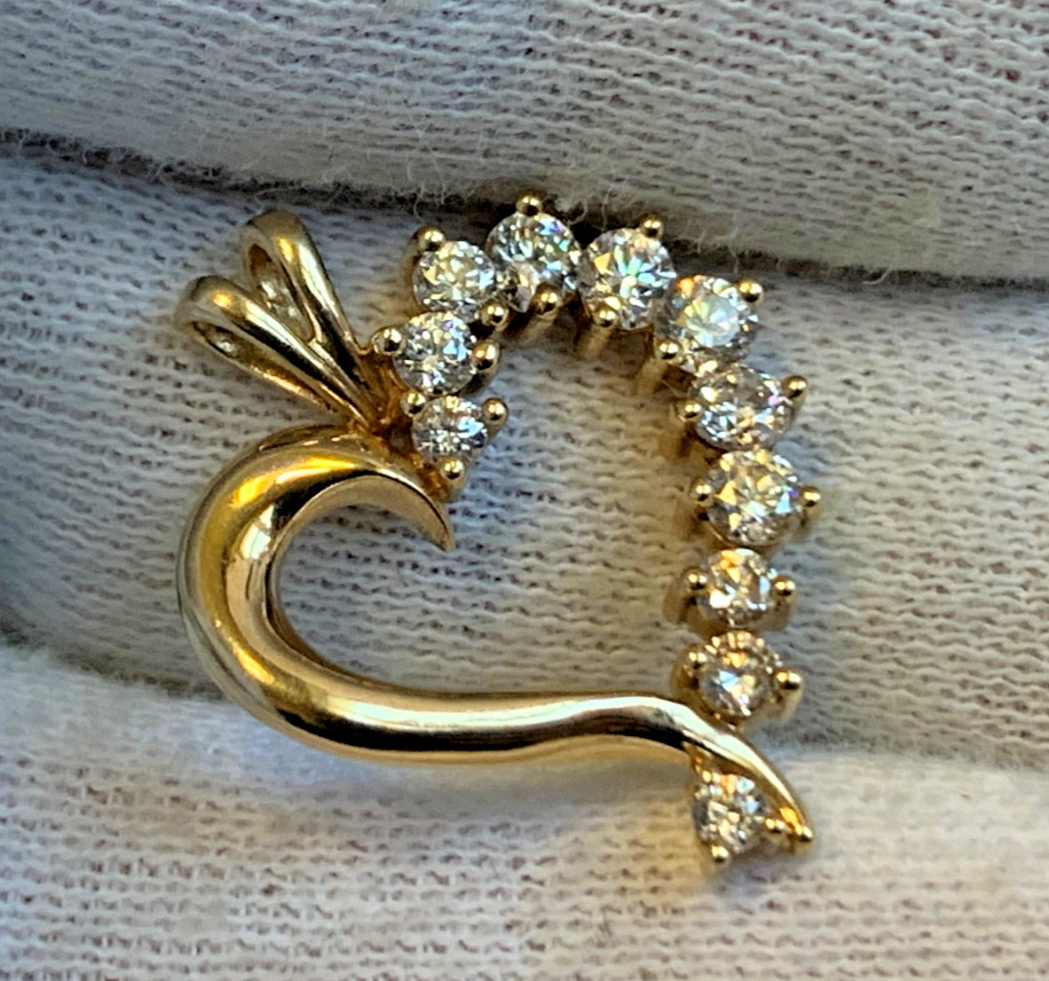 10K Yellow Gold Heart Pendant 1.87g Fine Jewelry Cubic Zirconia Charm *READ*