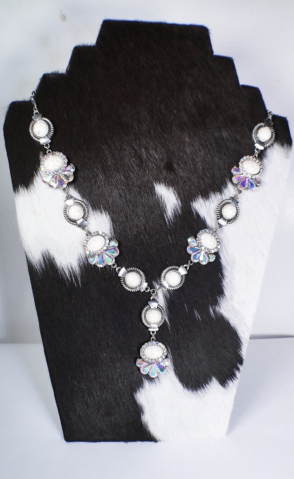 Southwest Style Turquoise Cluster Statement Necklace With Crystals