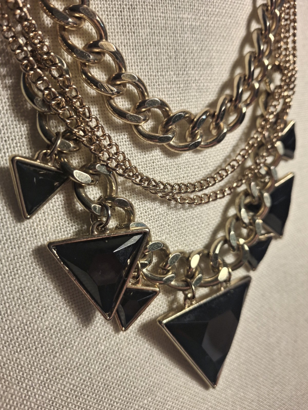 No brand pre-owned goldtone & black layered necklace
