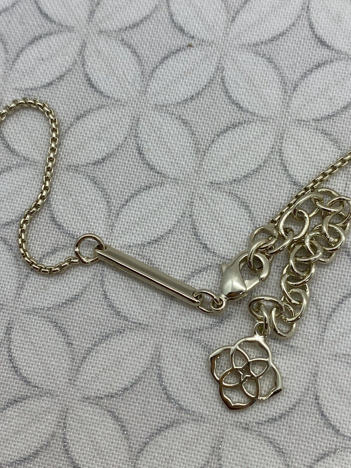 Kendra Scott Cami Necklace White Kyocera Opal Gold Tone (A)