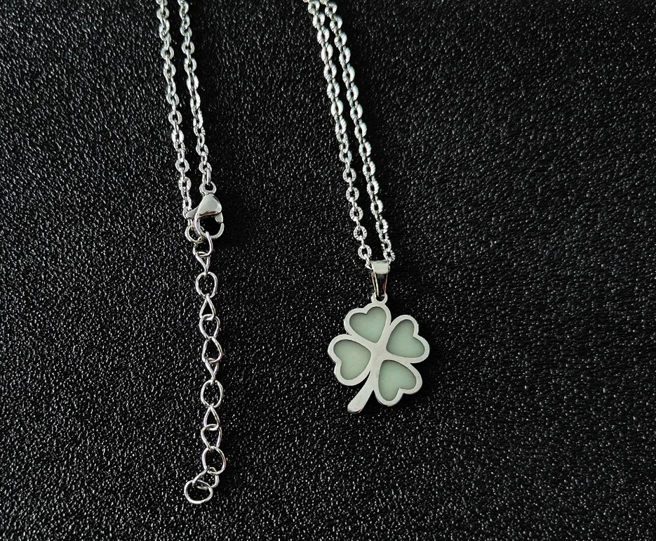 316L Stainless Steel Glow in the Dark Elegant Four-Leaf Clover Pendant Necklace