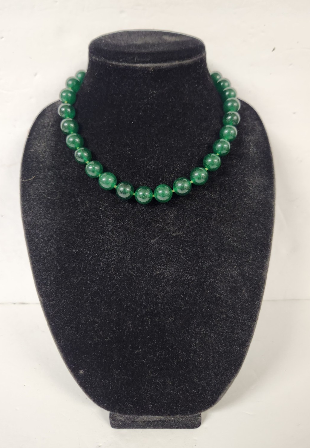 Vintage Dark Green Glass Bead Necklace Chocker MCM Agate Bead?