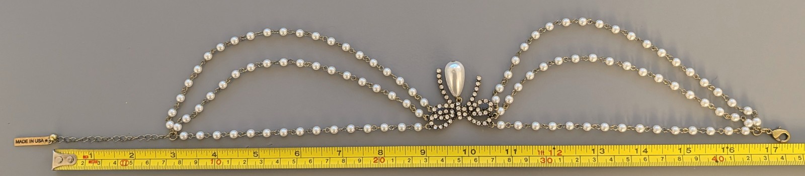 Oscar de la Renta Faux Pearl Rhinestone Bow Statement Necklace Signed 17in