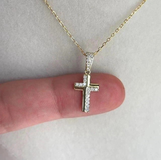 2Ct Round Cut Simulated Diamond Women’s Cross Pendant In 14K Yellow Gold Plated