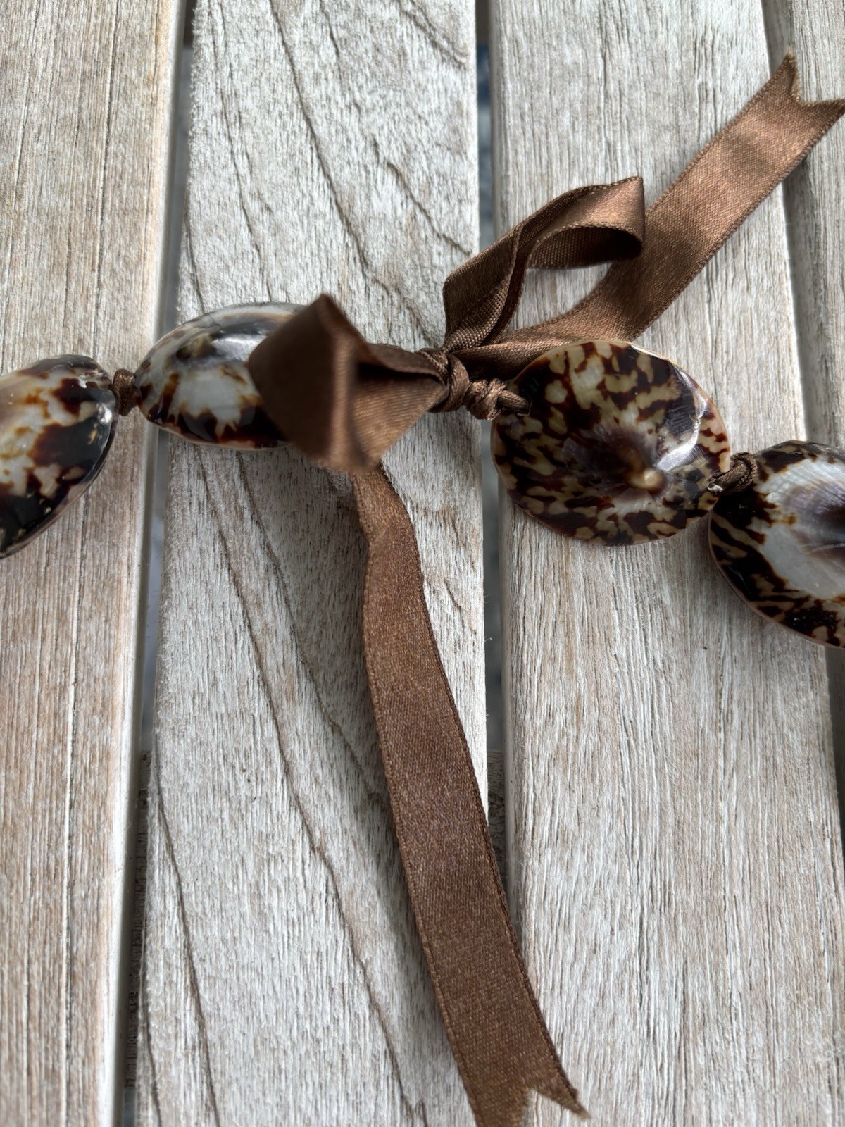 Brown White Natural Shell Beaded Statement Necklace Adjustable Ribbon Tie