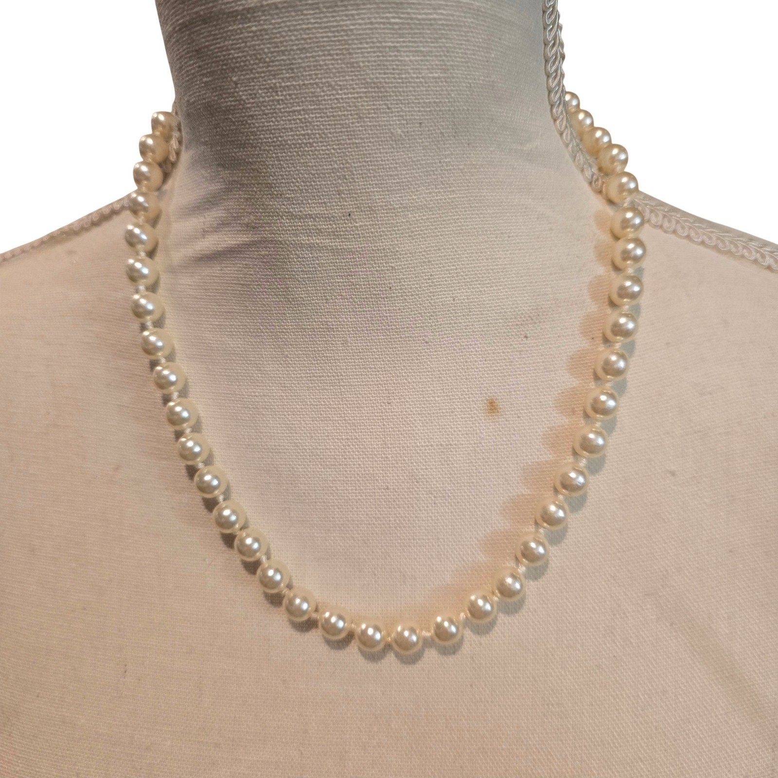 Necklace Vintage Imitation Pearl Beaded Creamy White 8mm Single Strand 18″ S2911