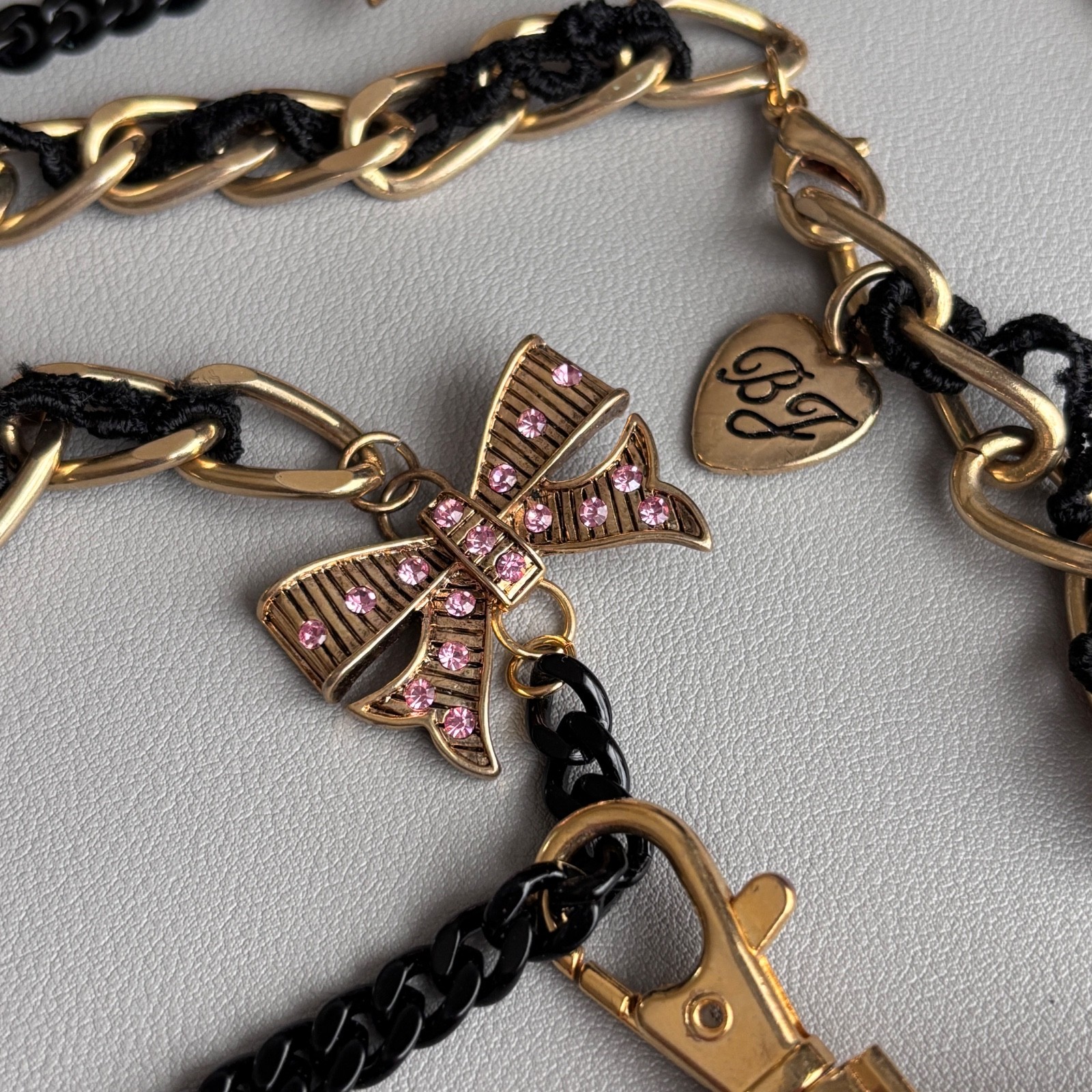 Betsey Johnson Large Lucite Heart Necklace Gold Tone Chain Black Ribbon