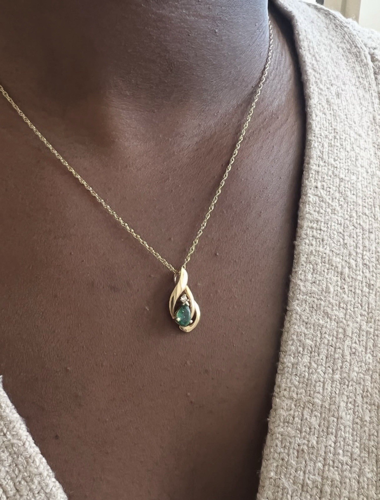 Gold Tone Green Teardrop Pendant Necklace, Bezel Set, Cable Chain