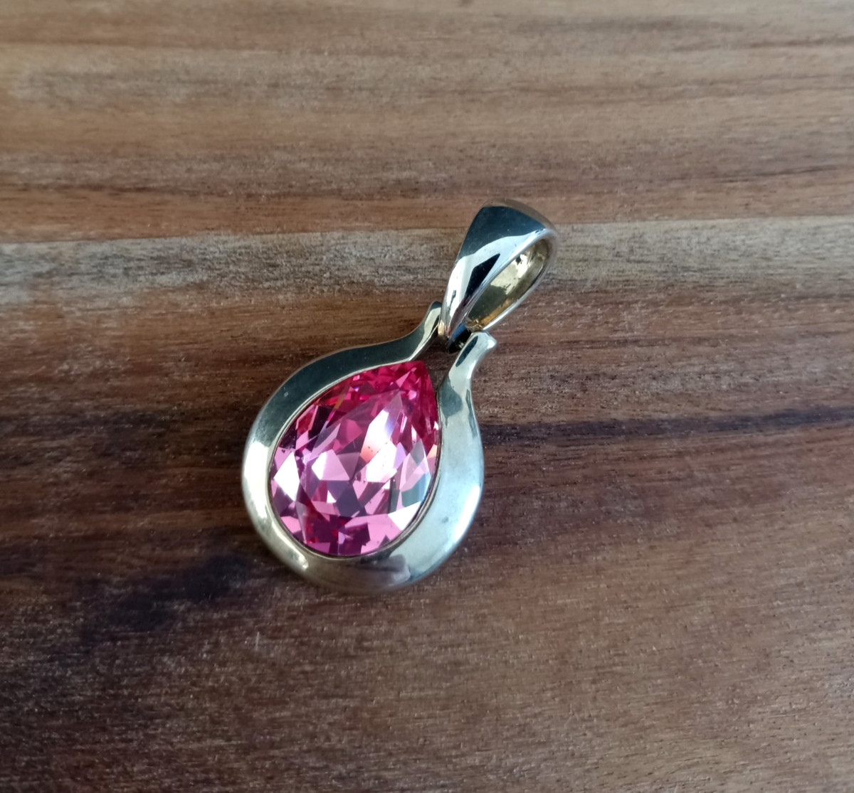 Pink Teardrop Pendant Silver Tone Setting Faceted Stone Modern Jewelry Signed WW