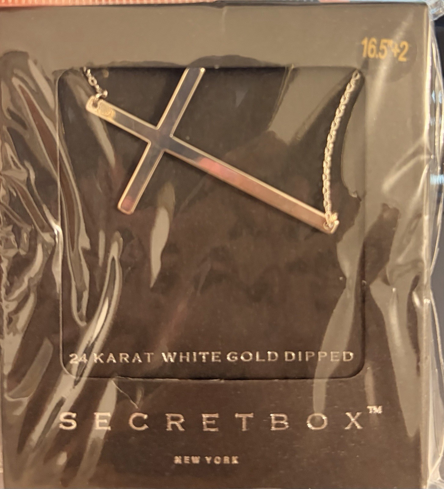 Secretbox 24K White Gold Plated Cross Pendant Necklace Silver Cable Chain 16.5″
