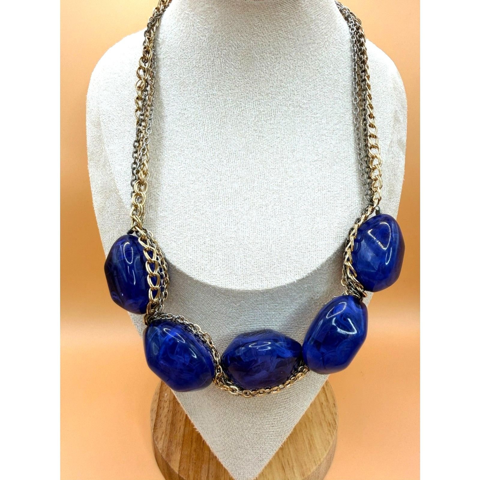 Versona Chunky Blue Resin Statement Necklace Mixed Metal layered Chain 22.8′ EUC
