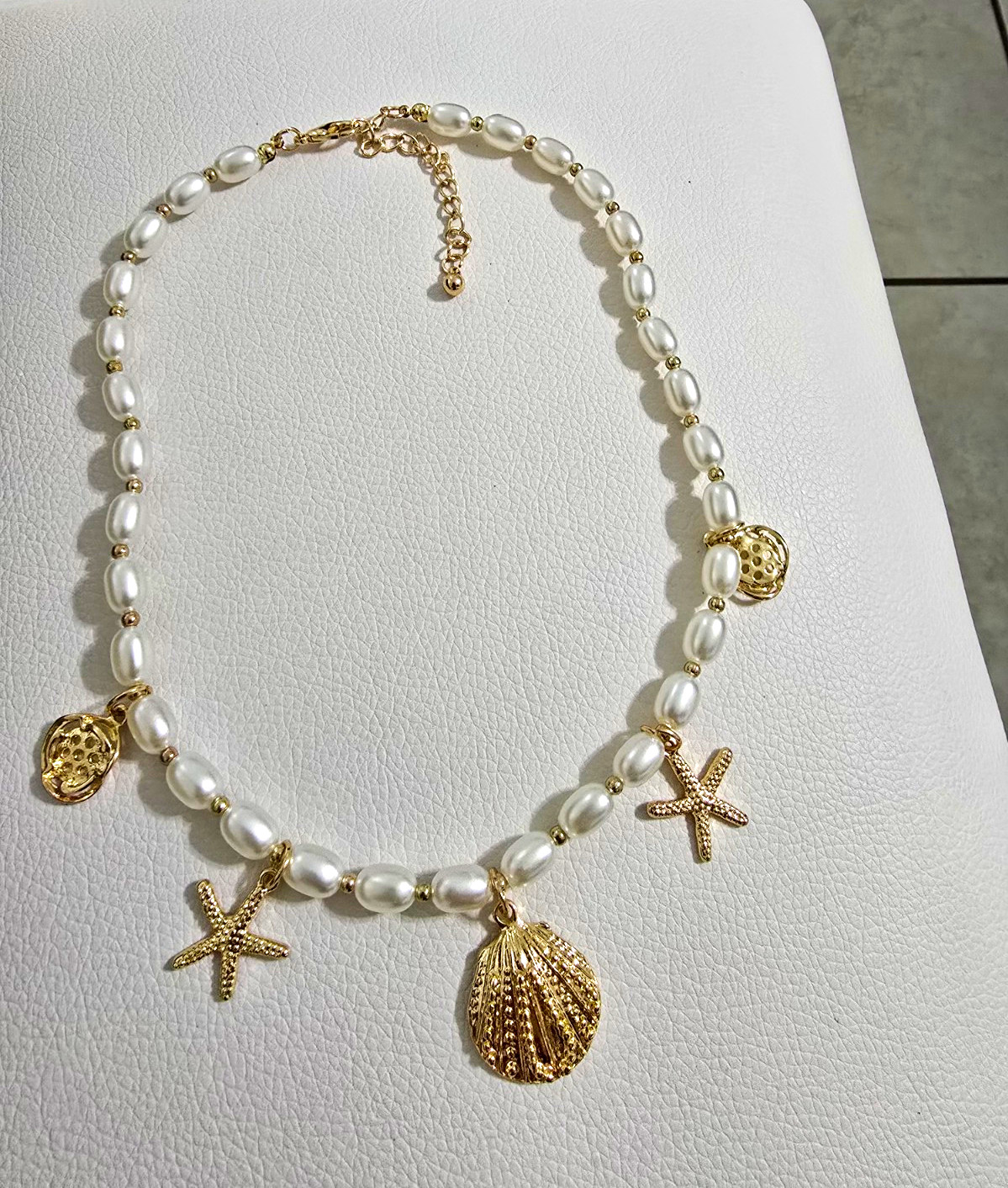 Gold Tone Beach Sea Life Charm Necklace Faux Pearl Beaded Adjustable Lobster