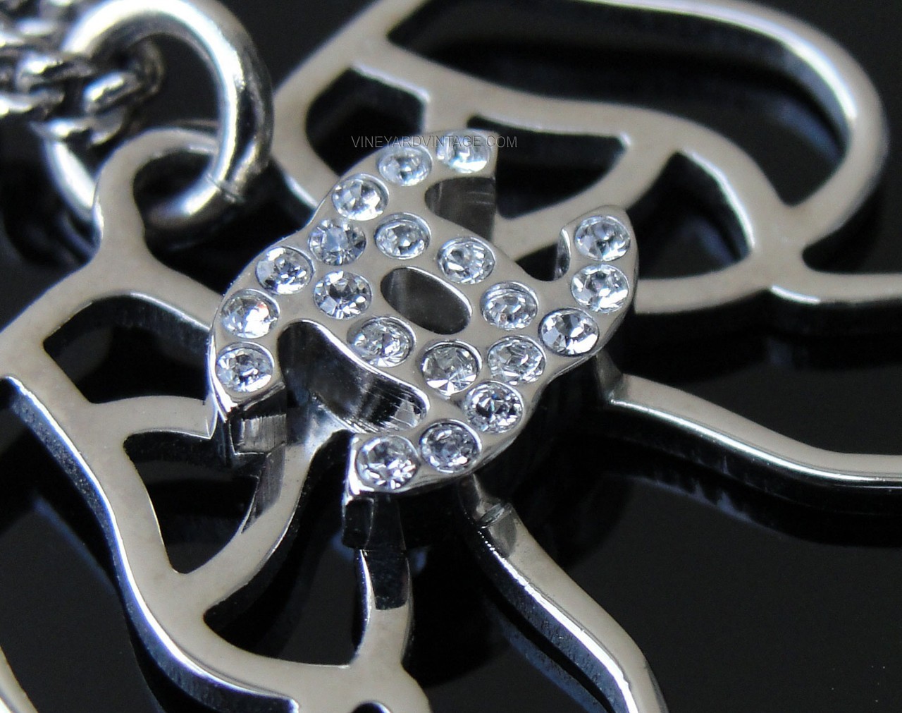 CHANEL AUTHENTIC OPEN WORK BOW & CRYSTAL CC LOGO NECKLACE