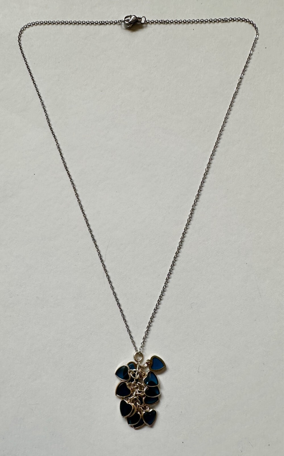 Multiple Blue hearts w silver rim dangle dangling pendant 1 1/4″ necklace l8″ SP
