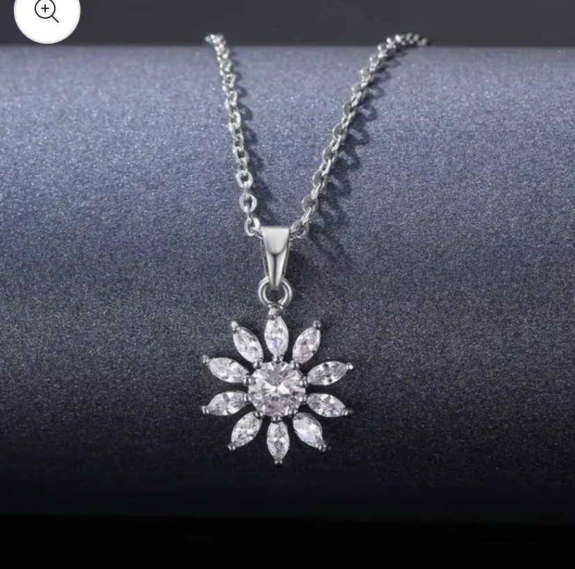 Snowflake Zircon Flower Pendant Necklace – Elegant Clavicle Chain