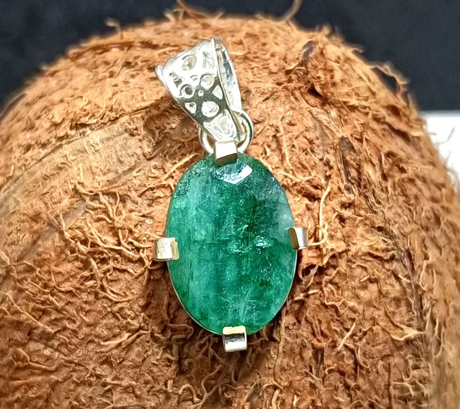 Certified 24.35 Ct Natural Emerald 925 Solid Silver Oval Cut Pendant Gemstone