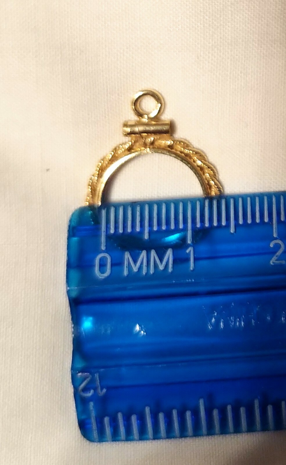 Fuller Findings Yellow Gold Filled Fancy Rope Edge Coin Bezel Pendant