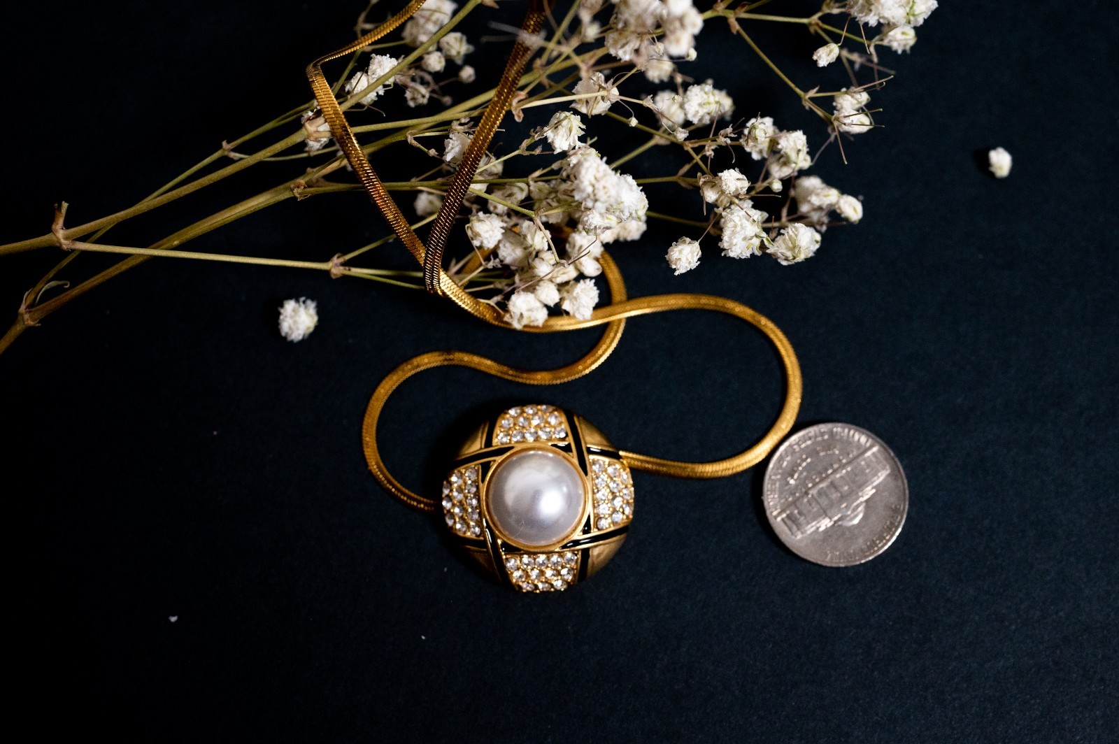 Vintage Style Gold Tone Faux Pearl Necklace