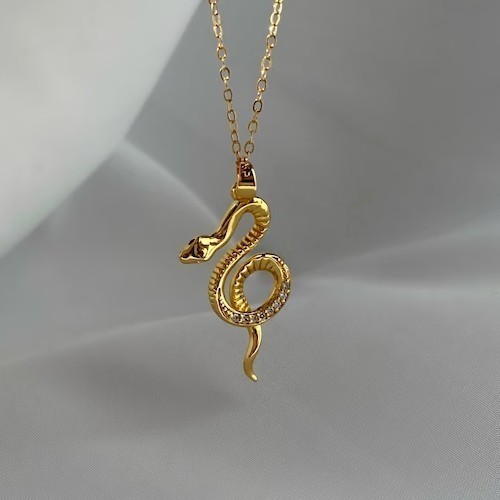 Round Cut Simulated Diamond Snake Shape Pendant Chain In 14k Yellow Gold Plated