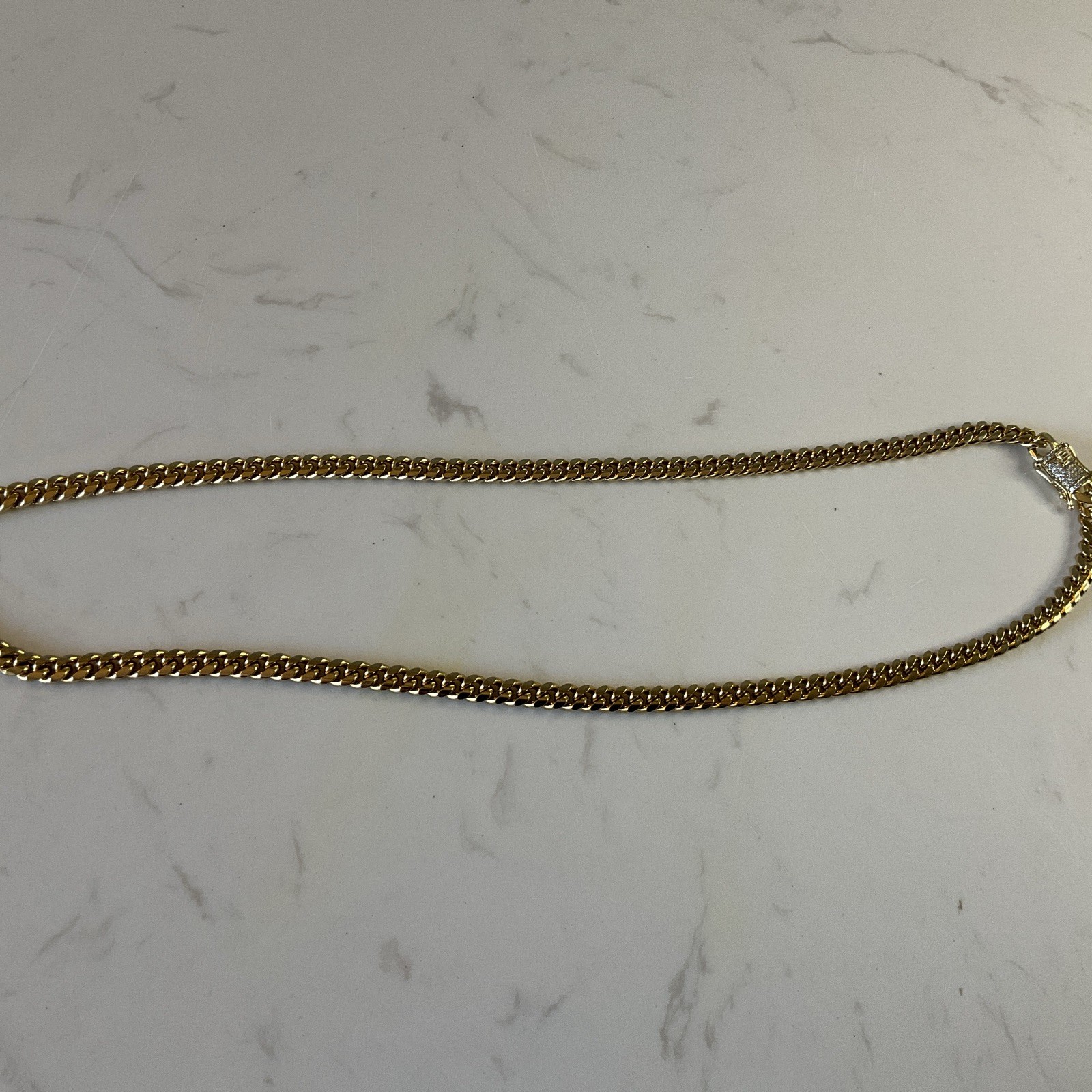 Gold Color ,necklace With Lock, Beautiful Design , No Brand (unisex)