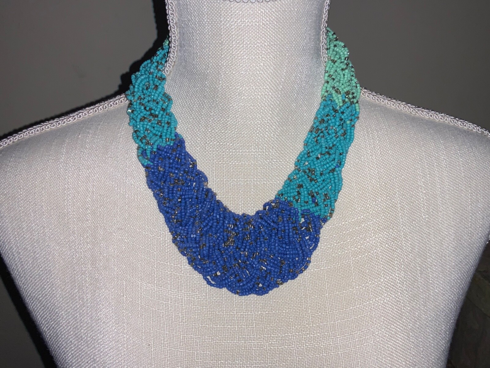 🌸 Ladies Silver Blue Green Bead Flat 17-21” Collar Necklace (N10) 🌸