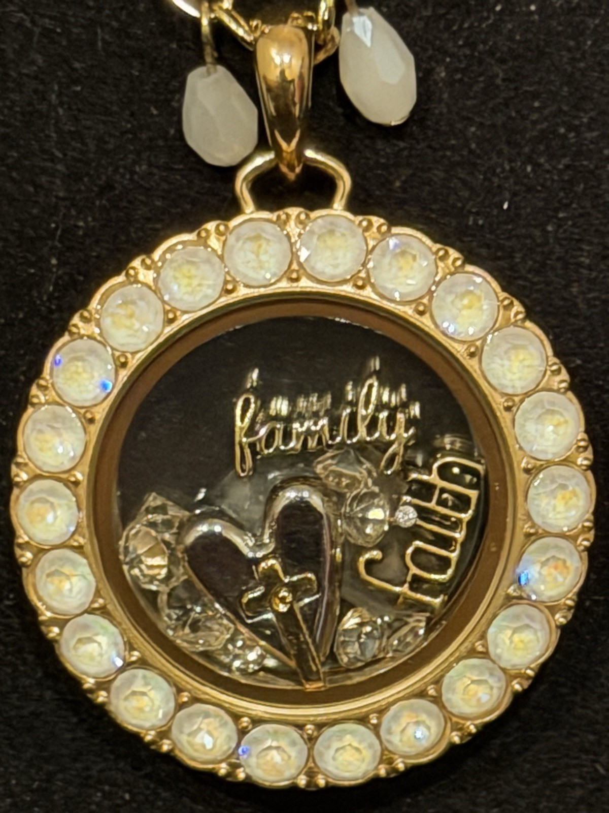 Origami Owl Medium Cream Opal Locket Set