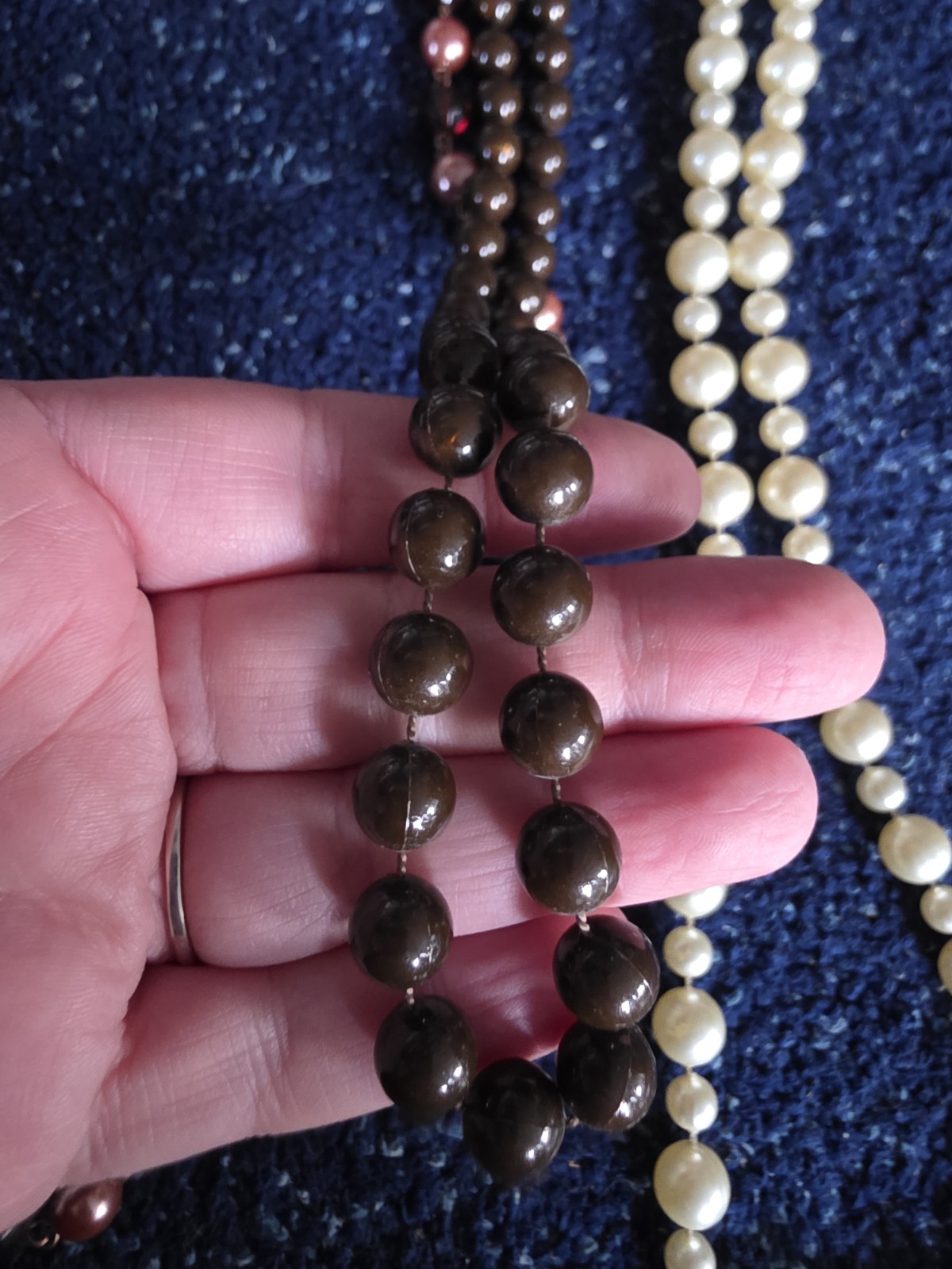 A mix bundle of vintage bead necklaces Good condition see description