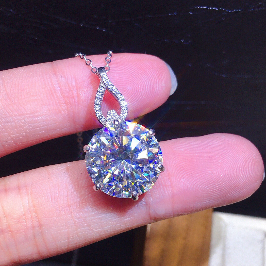 New 10mm Shinny Women Girl Jewelry Moissanite Gemstone Silver Pendant Necklaces