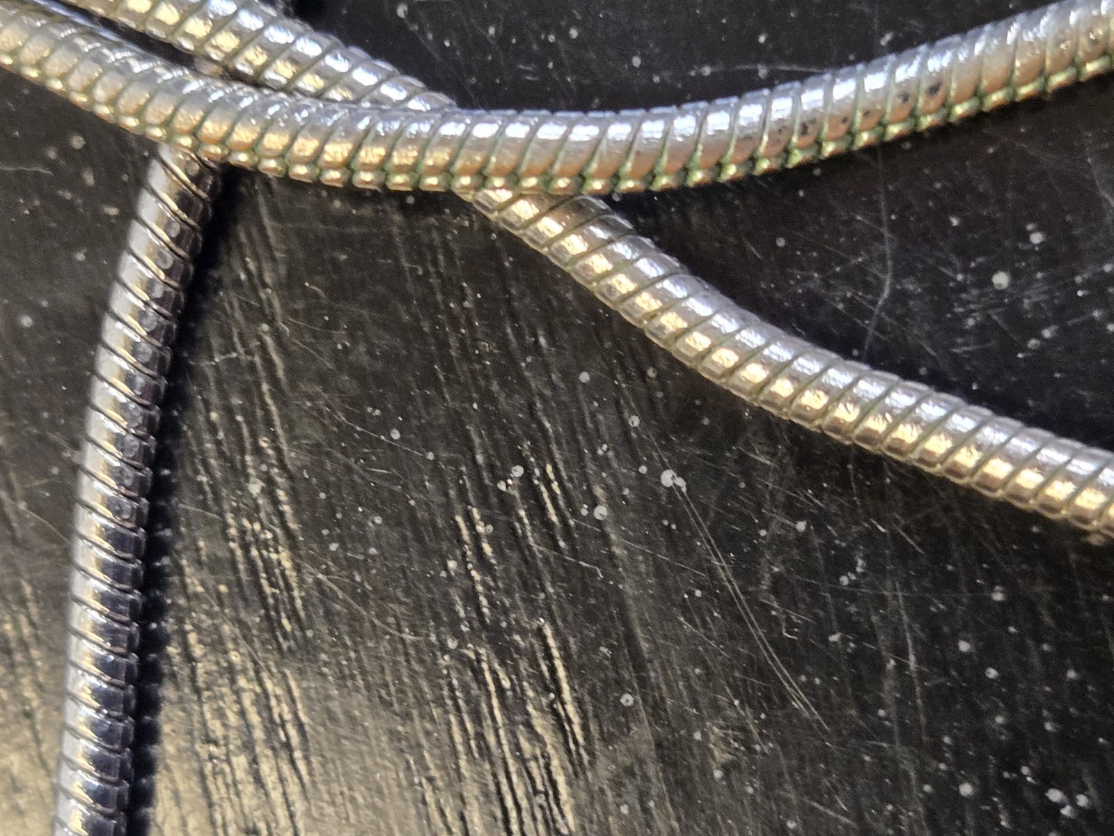 CHICO’S LARGE ROUND BLACK DISC PENDANT NECKLACE 32″ SILVERTONE SNAKE CHAIN