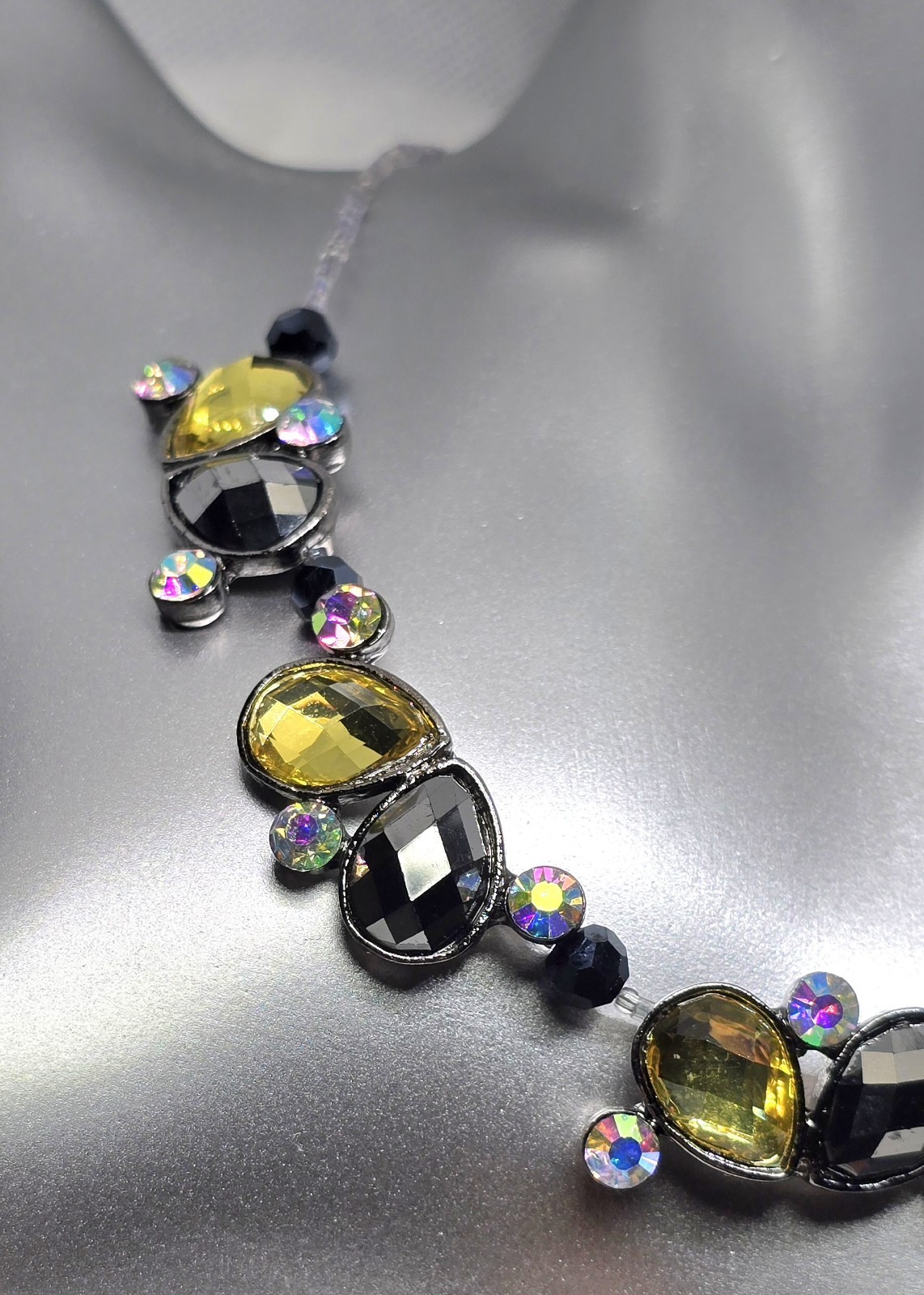 Sparkling Sage Signed SA Faceted Smoky Topaz Honey AB Aurora Borealis Necklace