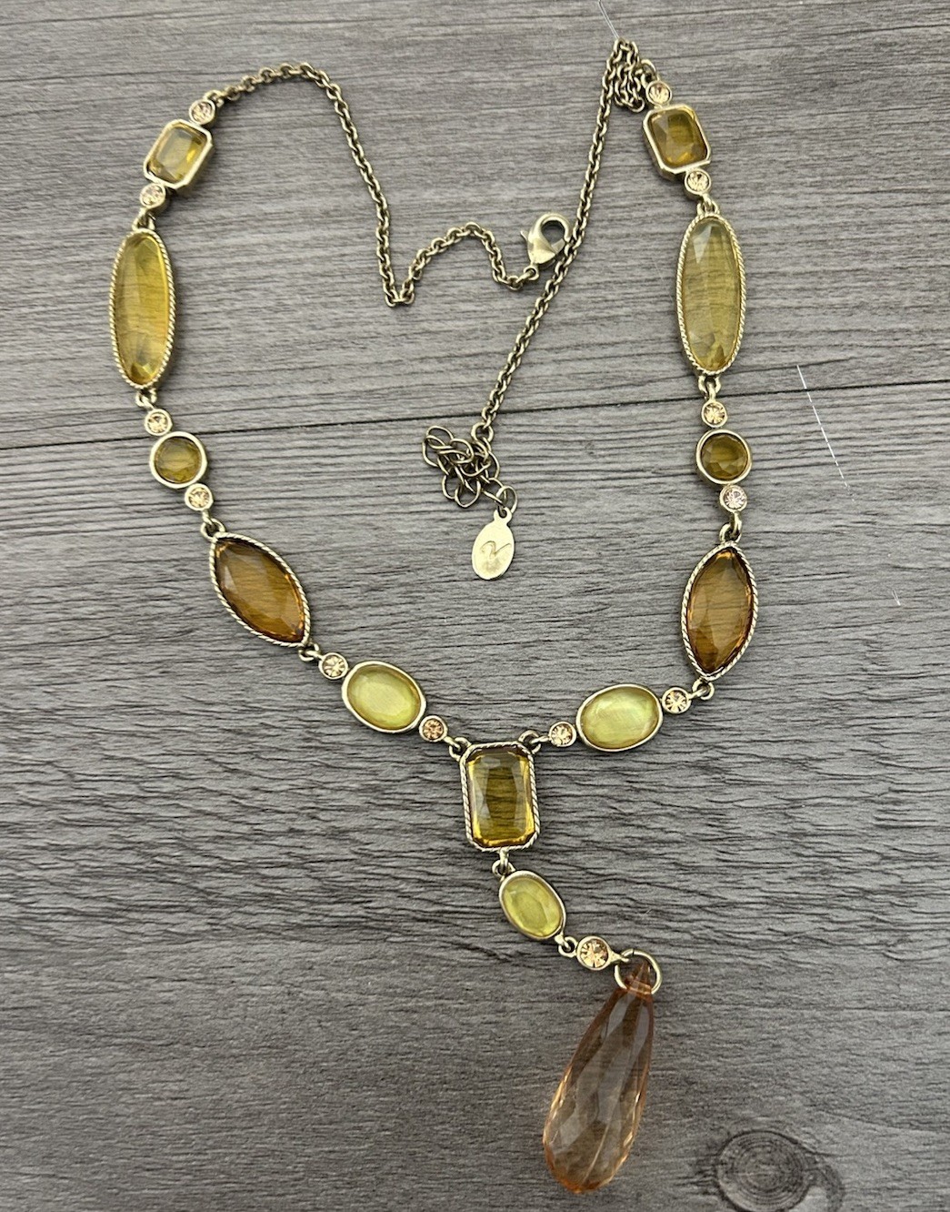 Lovely Vtg Citrine- Colored Faceted Acrylic & Rhinestone Statement Necklace .