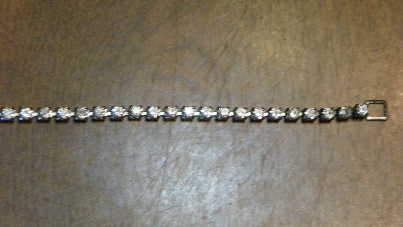 vtg signed D’ver’s NYsilver tone w/rinestones n 15″ lgecklace