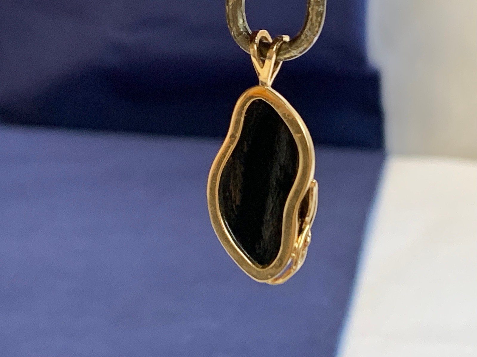 14k Yellow Gold Pendant 2.44g Fine Jewelry Onyx Look Stone Charm *READ*