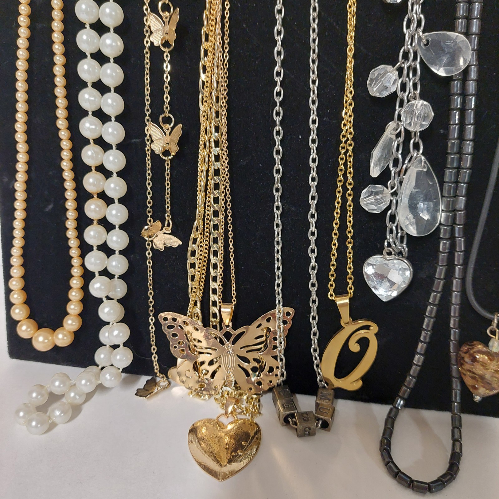 Lot Of 30 Necklaces Vintage To Now Assorted Types And Styles