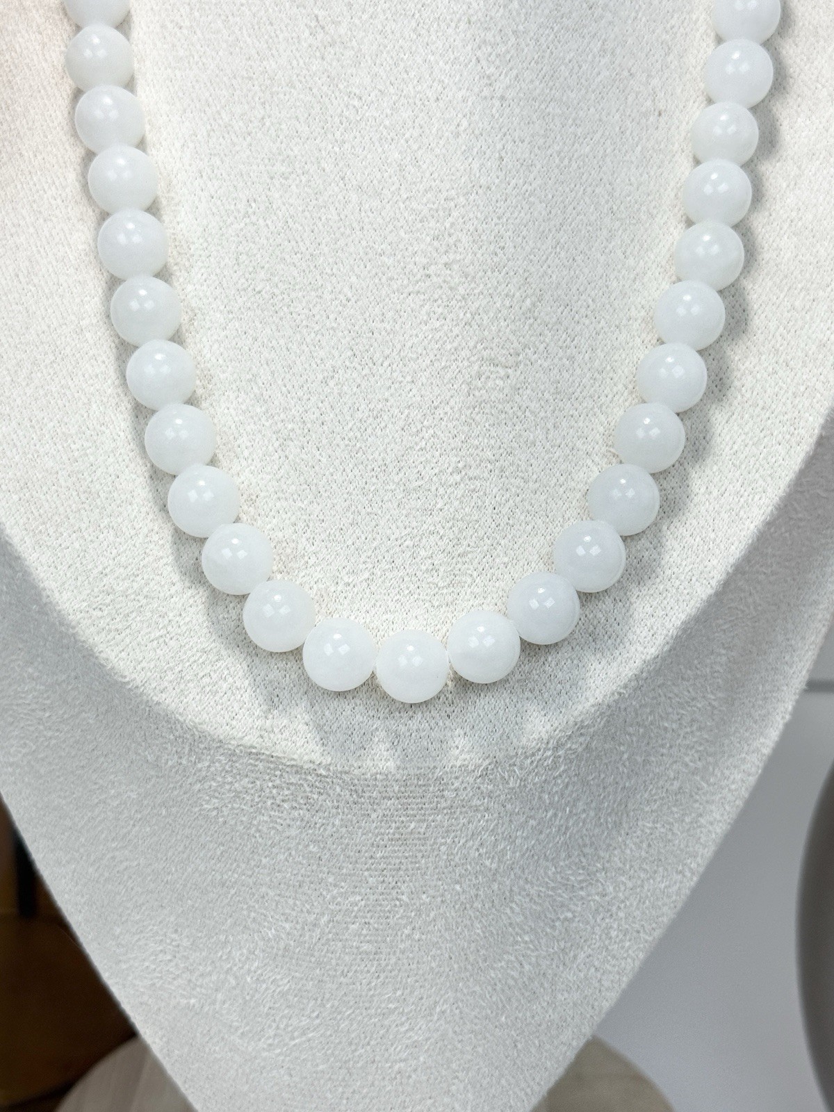 Hetian Jade White 19IN Twist Closure Bead Necklace 10MM