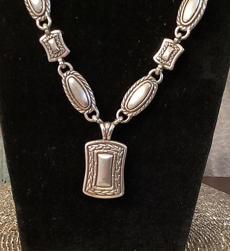 Vintage BRIGHTON Womens Long Oval Rectangle Necklace Pendant Two-Tone Adjustable