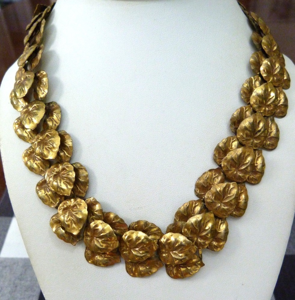 ANTIQUE VINTAGE 1930’s GERMANY LAYERED EMBOSSED LEAVES GOLD VERMEIL NECKLACE