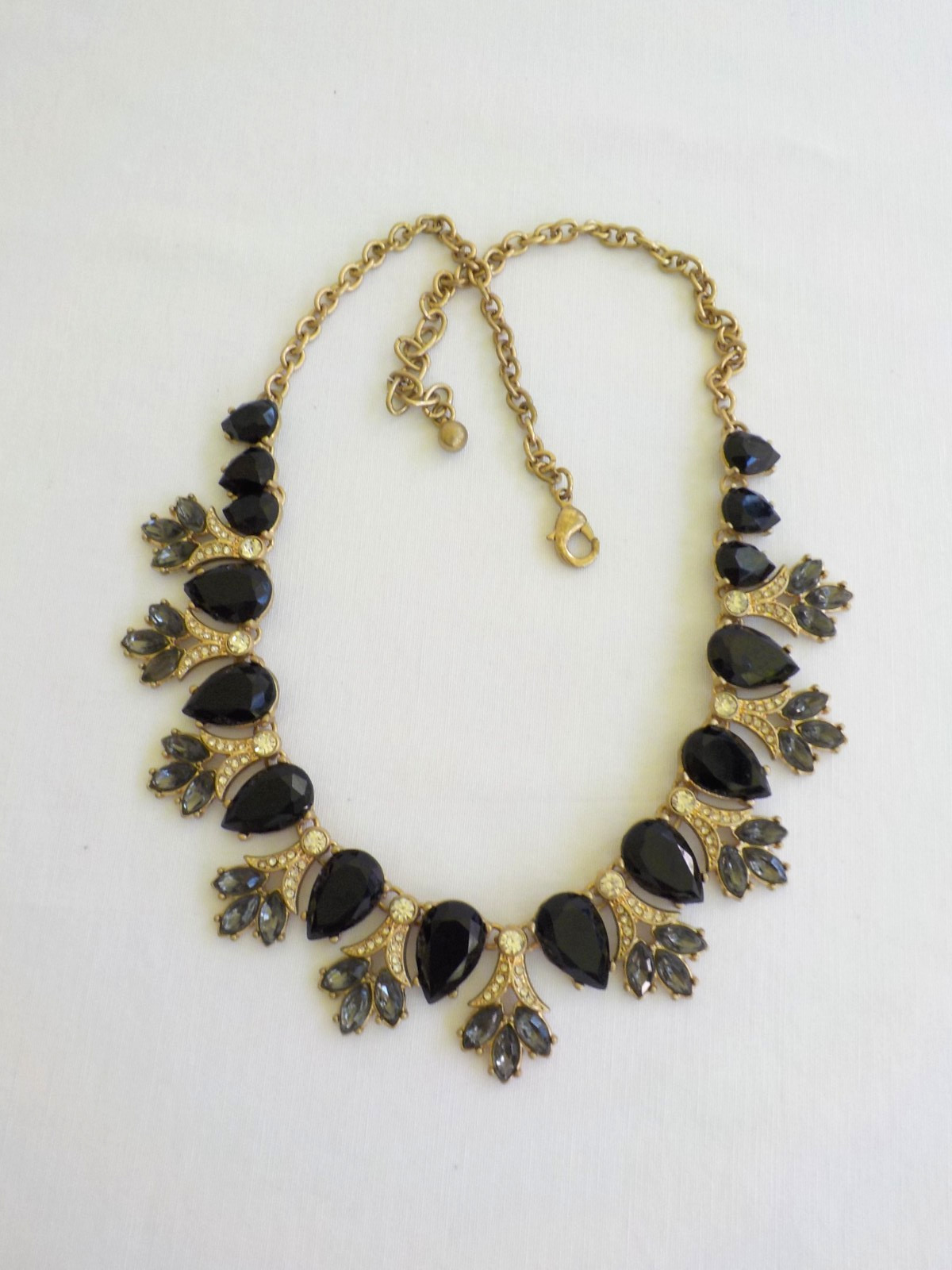 Necklace Plastic Black Teardrop Smoky Gray Clear Rhinestone Gold Tone Metal Link