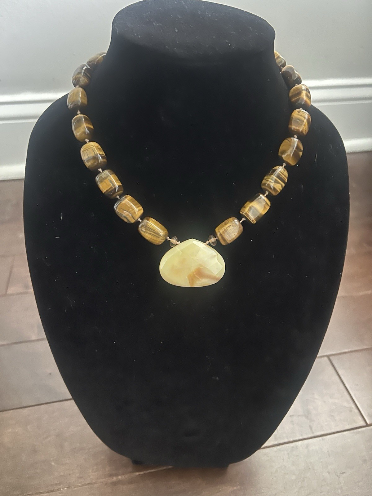 Talbots Tiger’s Eye Beaded Necklace Agate Oval Pendant Charm Toggle Brown