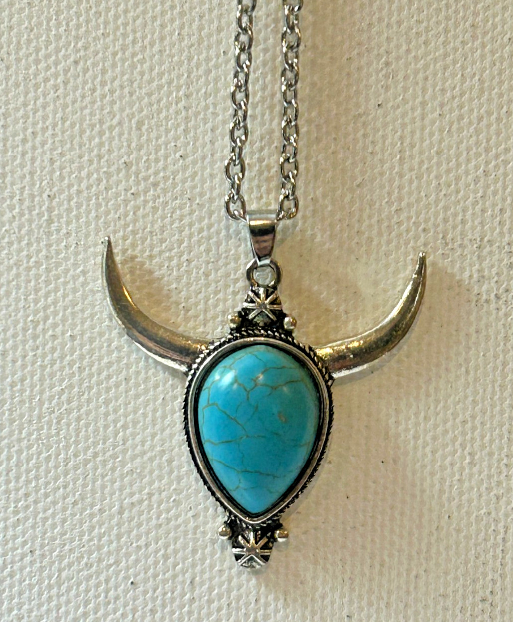 Longhorn or Bullhorn pendant with turqouise colored teardrop cabachon (10 in)