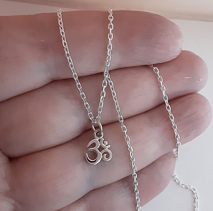 Small Ohm Om Charm Sterling Silver Choker Necklace – 40 cm’s OR 45 cm’s