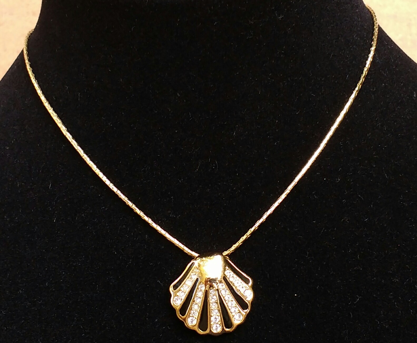 Lovely Vintage Christian Dior Necklace Rhinestone Black Enamel Gold Tone Shell