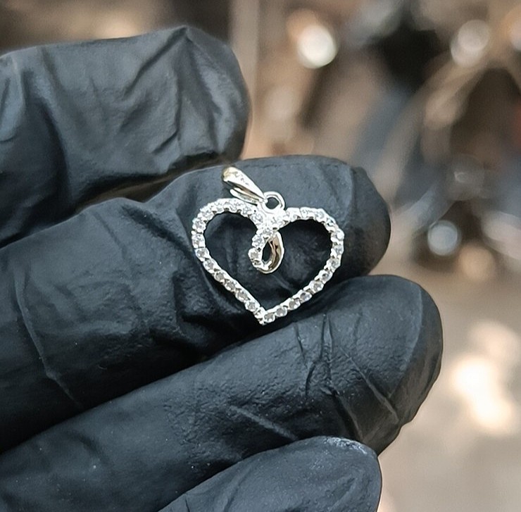 2 Ct Round Cut Simulated Diamond Women’s Heart Pendant In 14K White Gold Plated