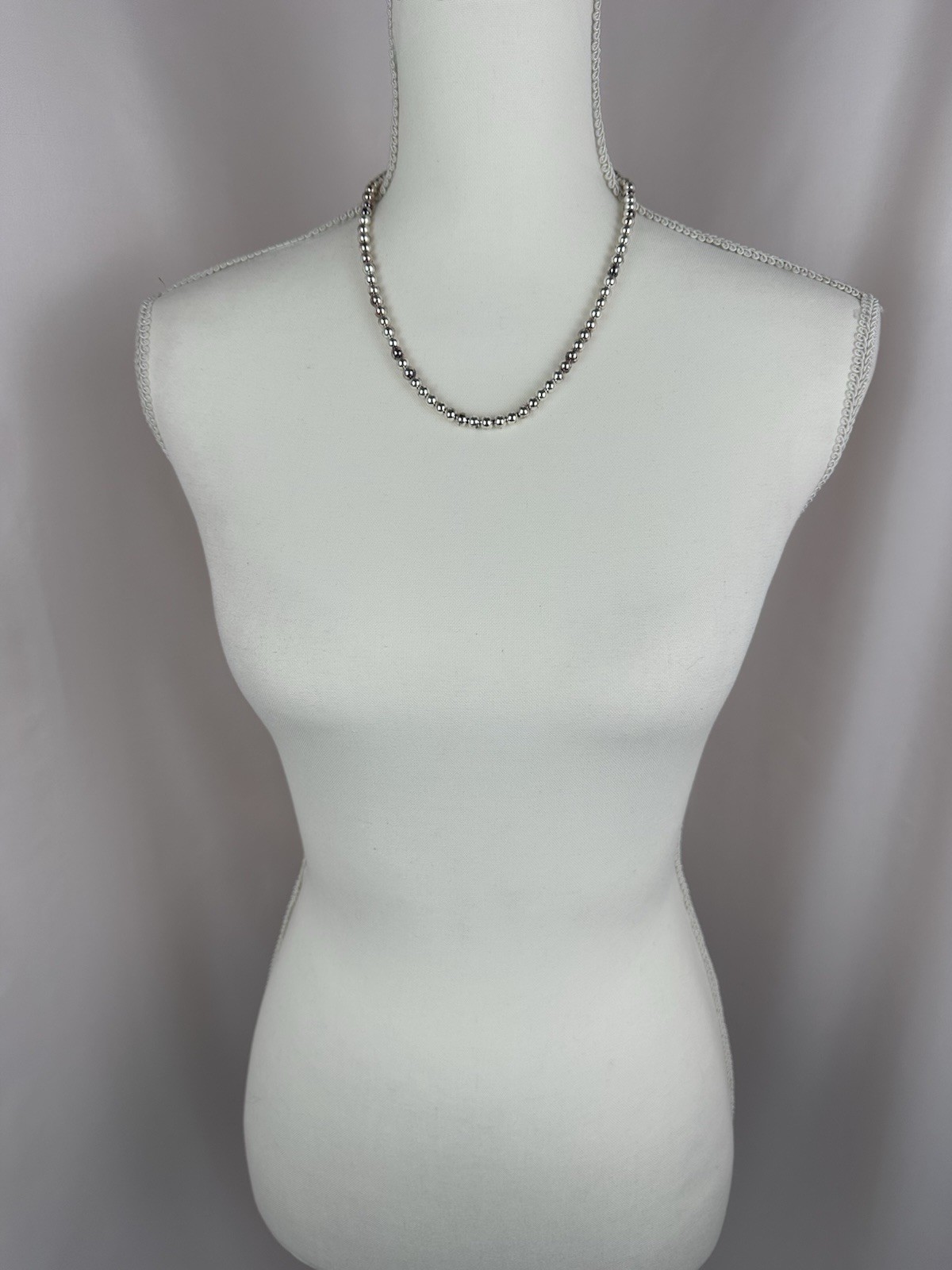 Silver Tone Multicolored Shiny Necklace