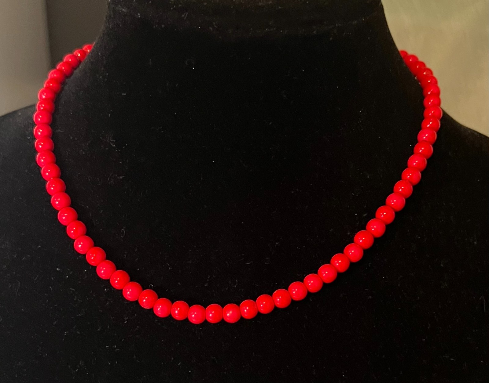 Red Toned Glass Beaded Statement Necklace in Great Condition