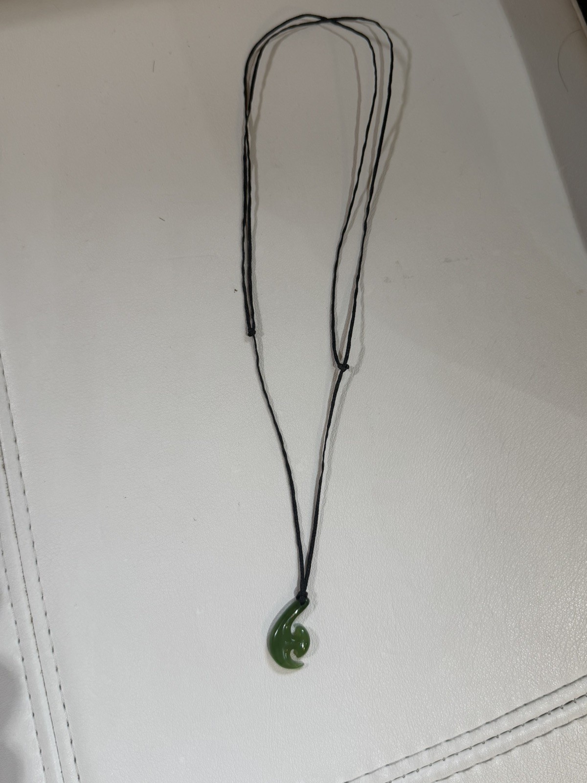 Authentic Maori Hei Matau Fish Hook Koru Pounamu Greenstone Nephrite Jade