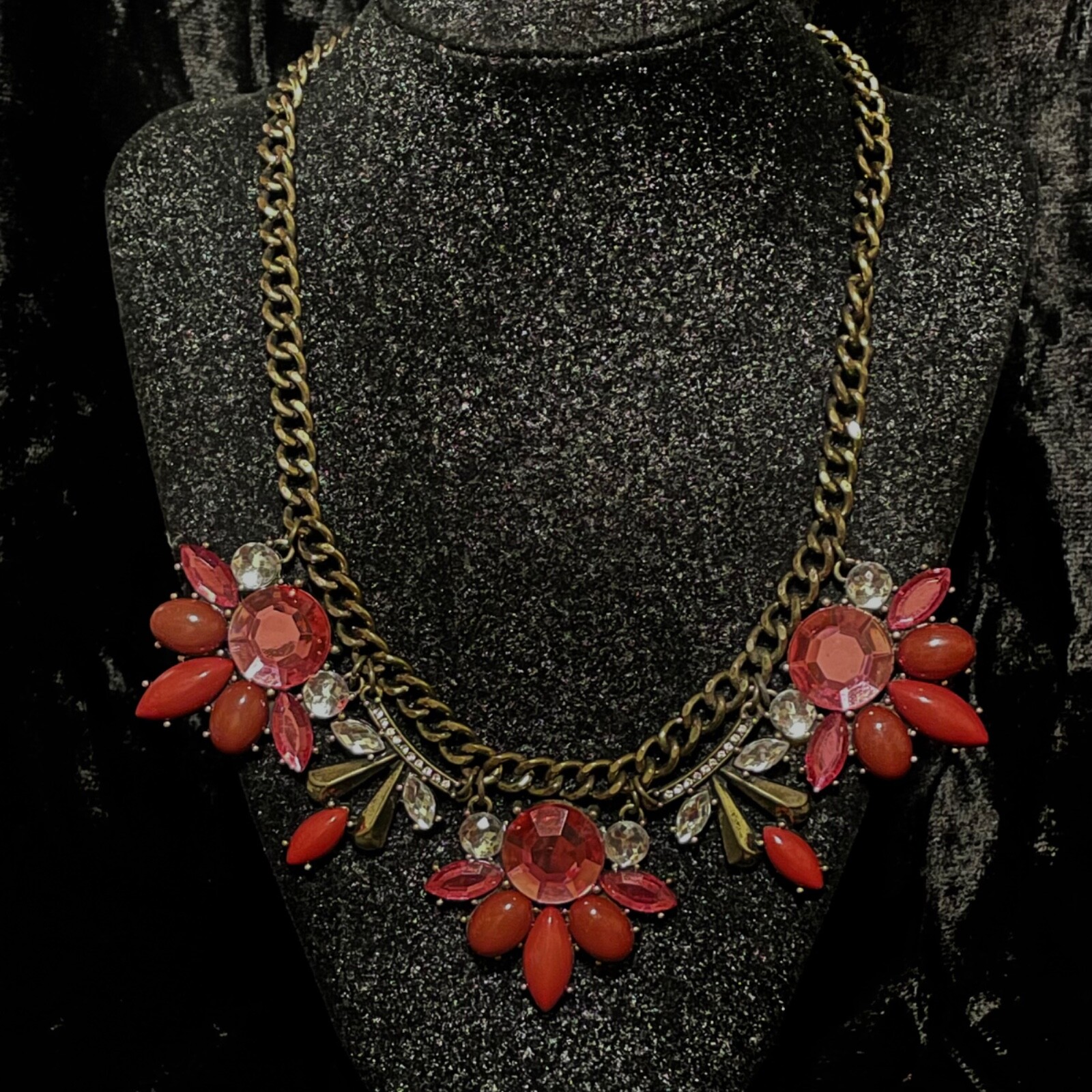 NECKLACE pink shades acrylic faux gems rhinestone bronzetone metal vintage style